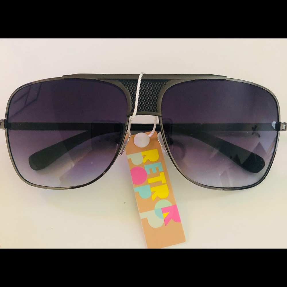 Sunglasses - Picture 3 of 8